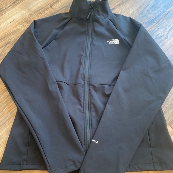 The North Face Jackets & Blazers - The North Face Black Medium Lightweight Jacket